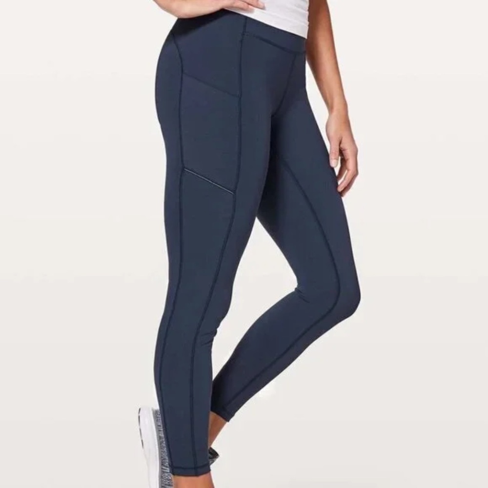 Lululemon Speed Up‎ Tight. Navy. Size 6.